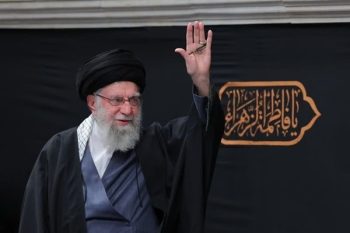 بشنوید| وقتی همه راه‌ها بسته است؛ «خدا با ماست» چگونه به منطق ایستادگی تبدیل می‌شود؟