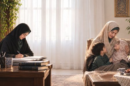 زن بین خانه و جامعه؛ تقسیم مسئولیت‌های خانوادگی چگونه راه حضور اجتماعی را هموار می‌کند؟