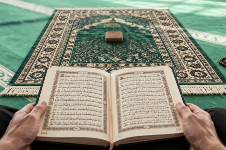 در عصر سرگشتگی، چرا قرآن و عترت دوباره به پناهگاه معنوی انسان تبدیل شده‌اند؟