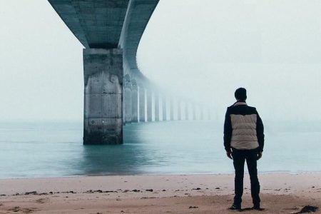 تکلیف و دنیا؛ آیا زندگی این‌جهانی فقط مقدمه آخرت است؟