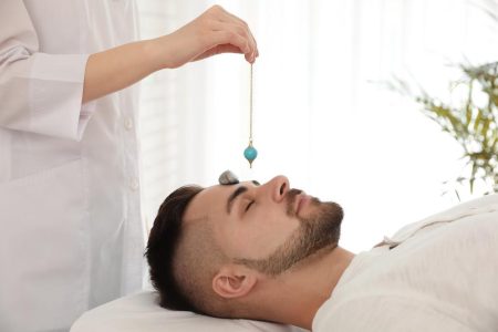 ذکر و دعا در ترازوی علم؛ از تنظیم هیجان تا ادعای انرژی‌درمانی