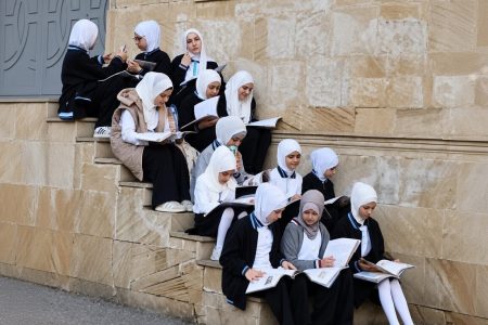 چرا عفاف و حجاب را نشانه عقب‌ماندگی می‌دانند؟ روایت تأمل‌برانگیز شهید مطهری